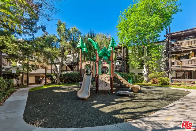 $615,000 | 7777 West 91st Street, Unit B3160, Playa del Rey, CA 90293