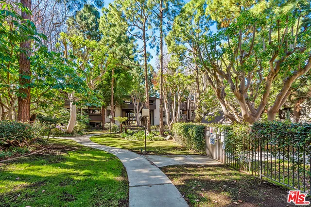 $615,000 | 7777 West 91st Street, Unit B3160, Playa del Rey, CA 90293