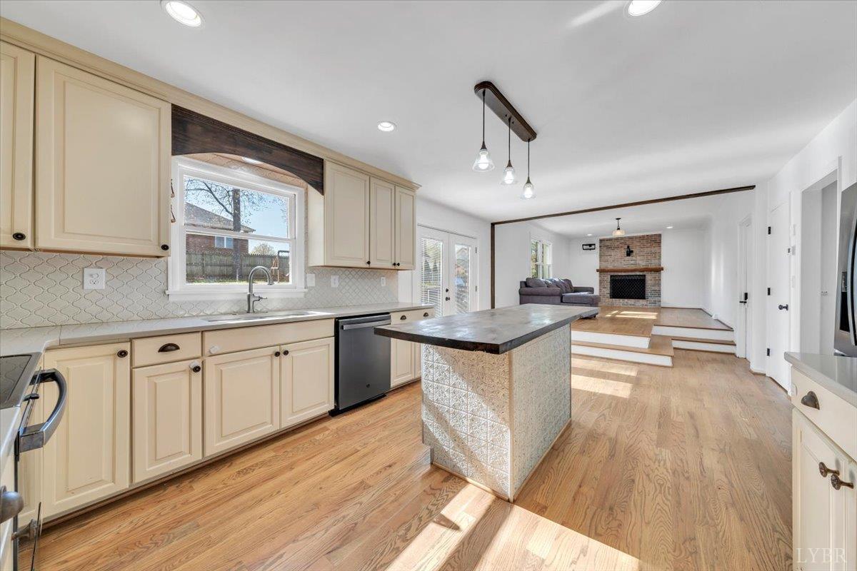 229 Queen Regent Court Blue Ridge, VA 24064 - Photo 14 of 67