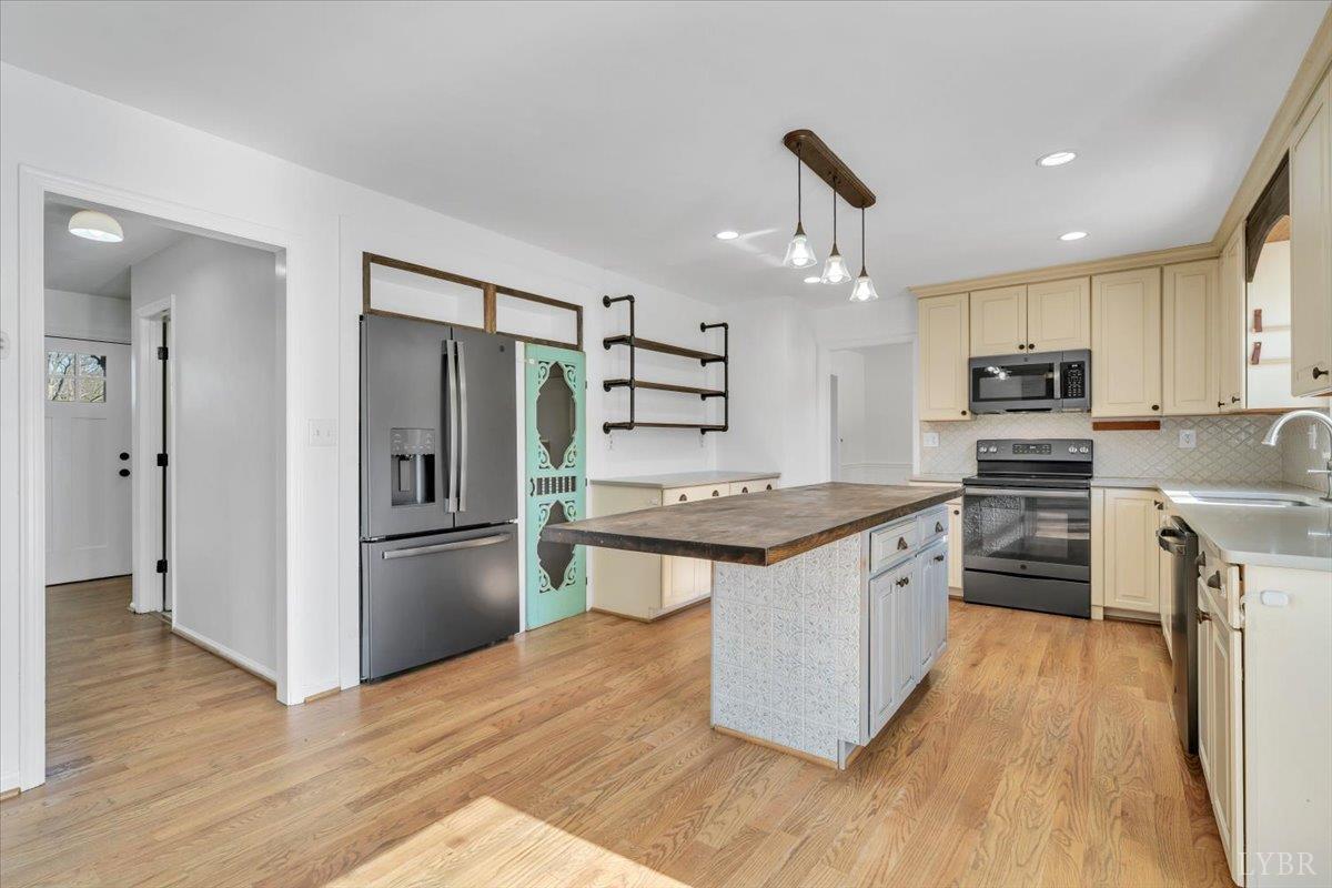 229 Queen Regent Court Blue Ridge, VA 24064 - Photo 19 of 67