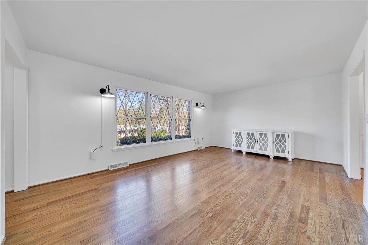 229 Queen Regent Court Blue Ridge, VA 24064 - Photo 8 of 67