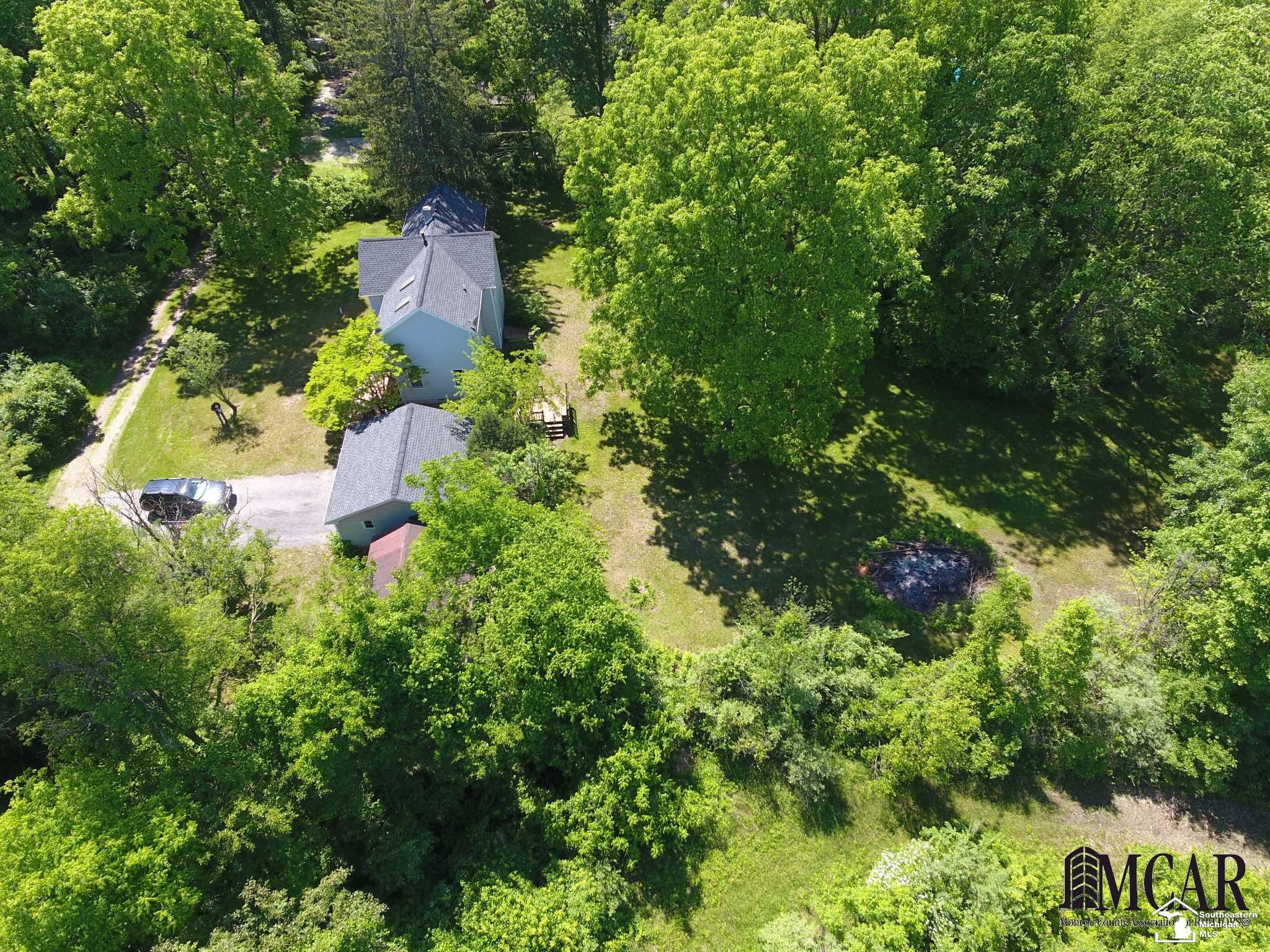 11646 Wells Road Petersburg, MI 49270 - Photo 5 of 24 21460004-4.JPG