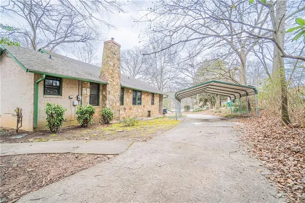 a front view of house with yard
