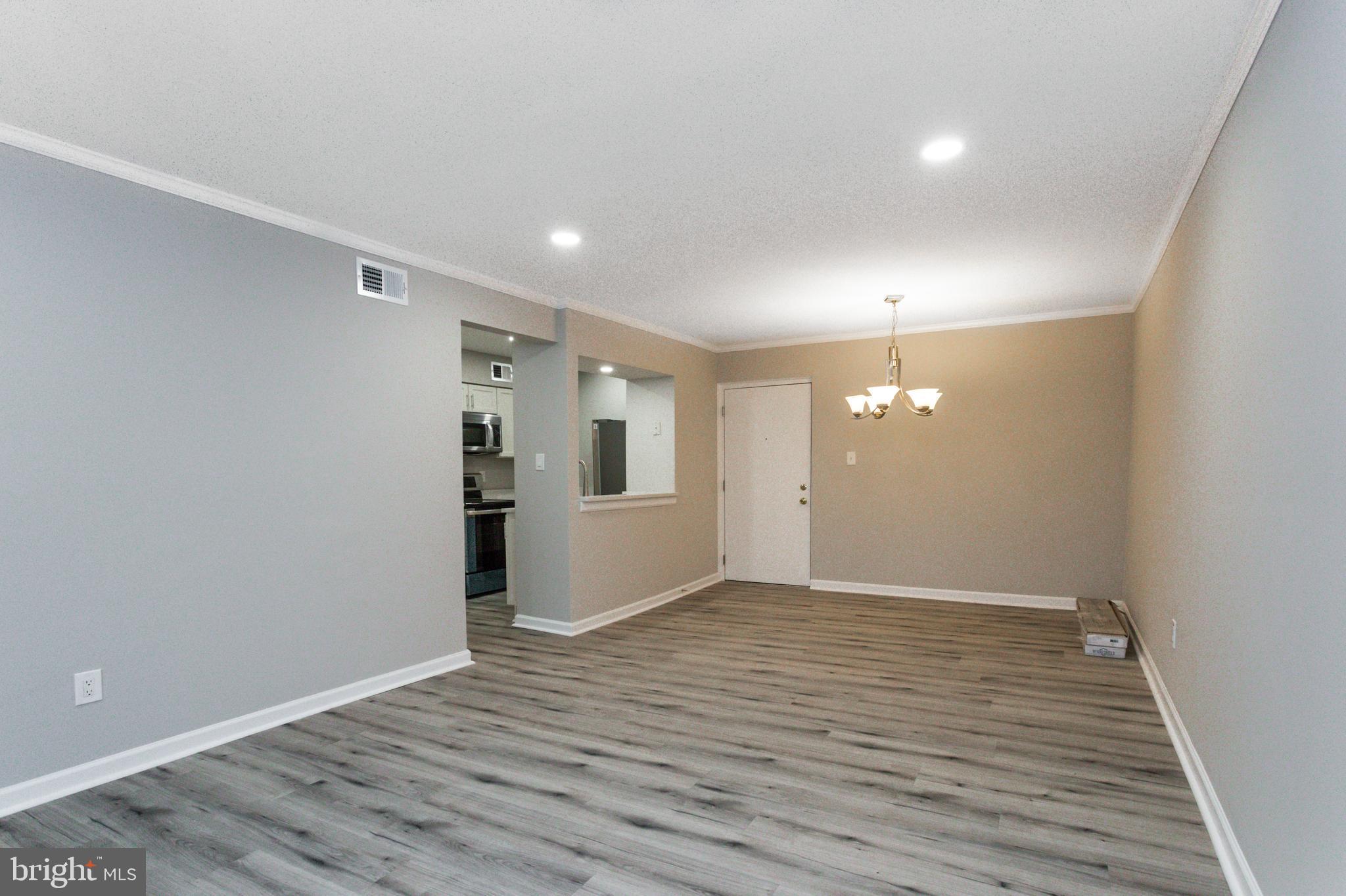 5812 Royal Ridge Drive, Unit T Springfield, VA 22152 - Photo 5 of 24