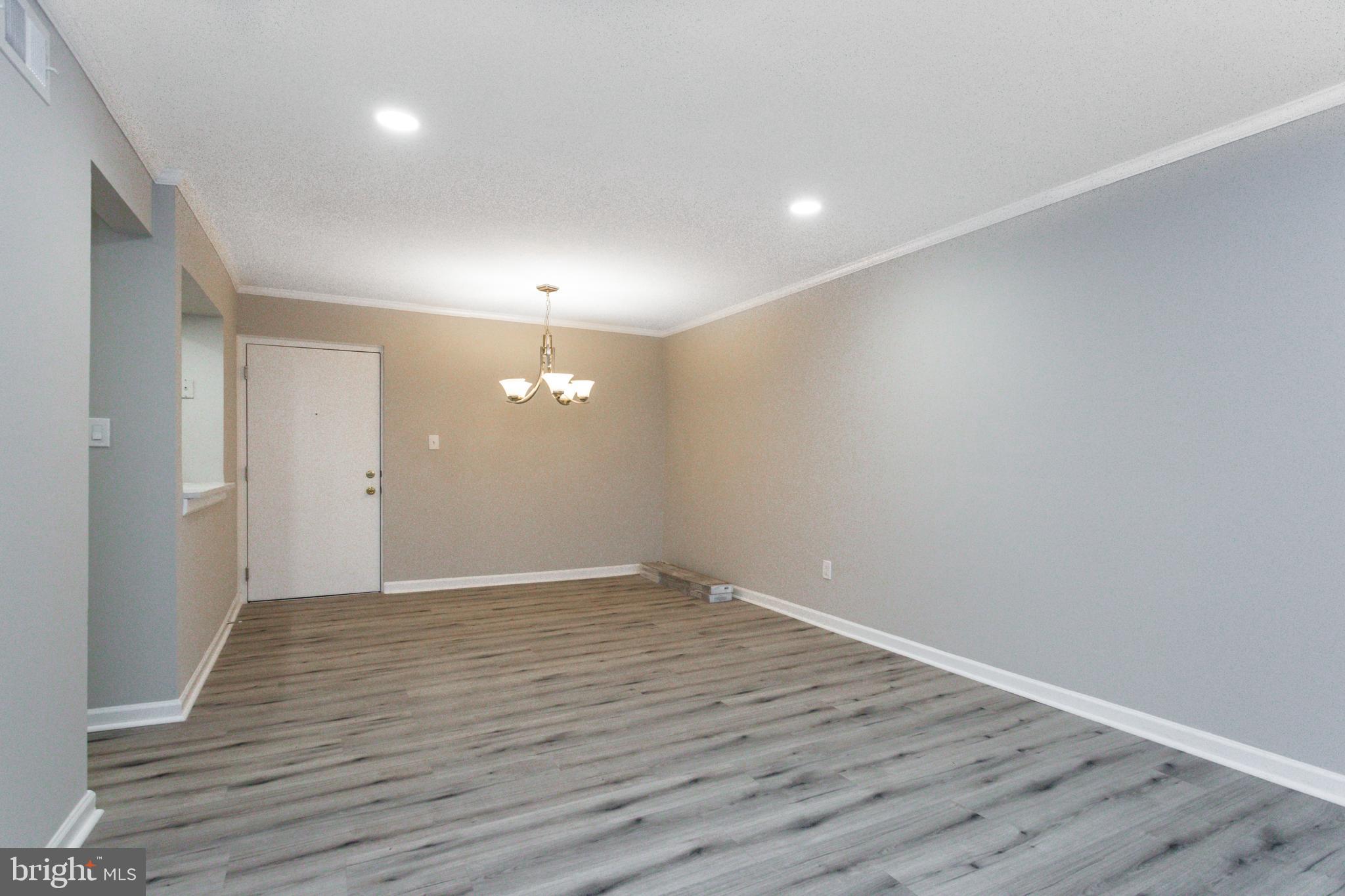 5812 Royal Ridge Drive, Unit T Springfield, VA 22152 - Photo 6 of 24