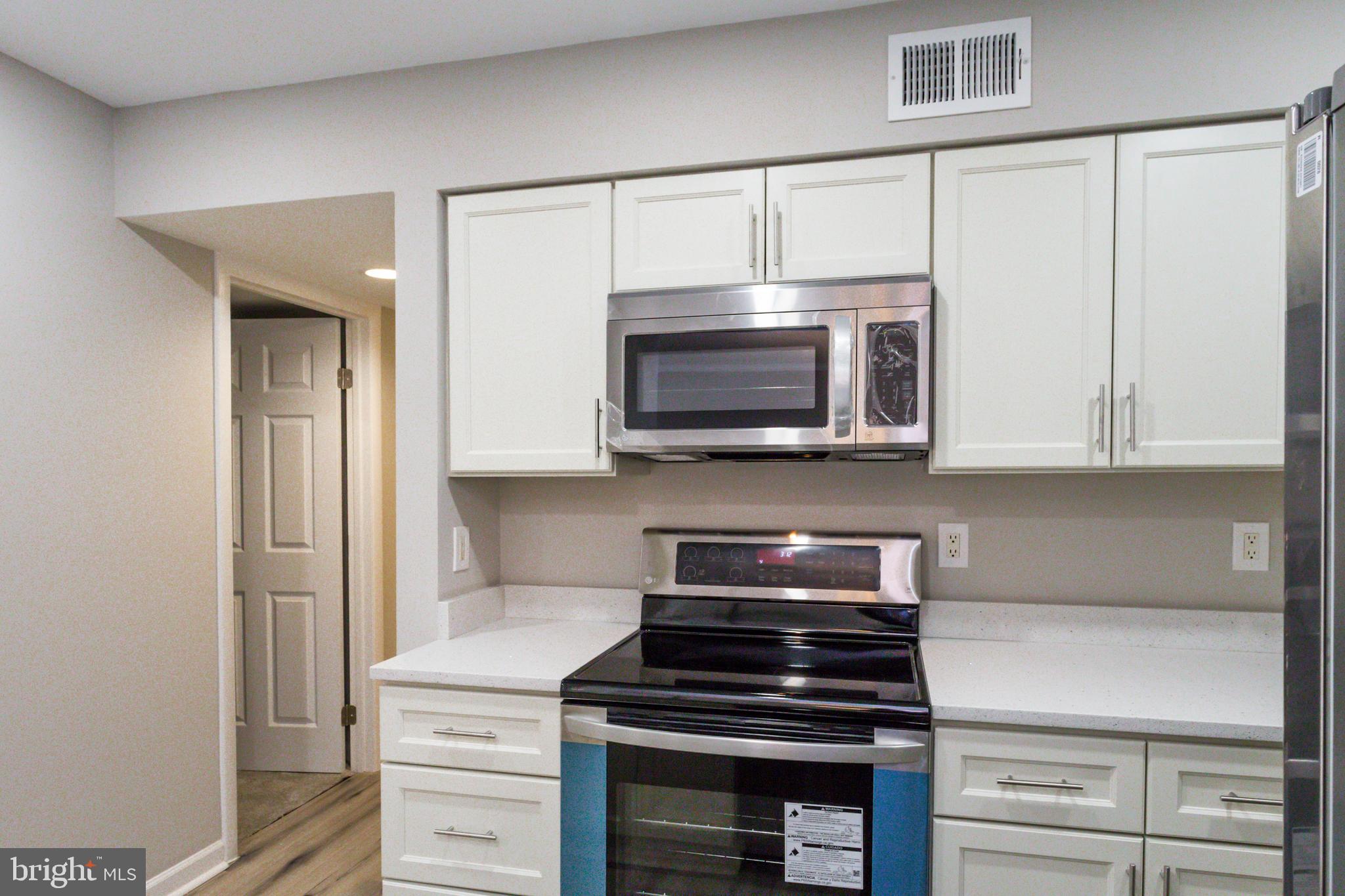 5812 Royal Ridge Drive, Unit T Springfield, VA 22152 - Photo 7 of 24