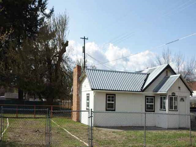 718 South Custer Road Spokane Valley, WA 99212 - Photo 3 of 20