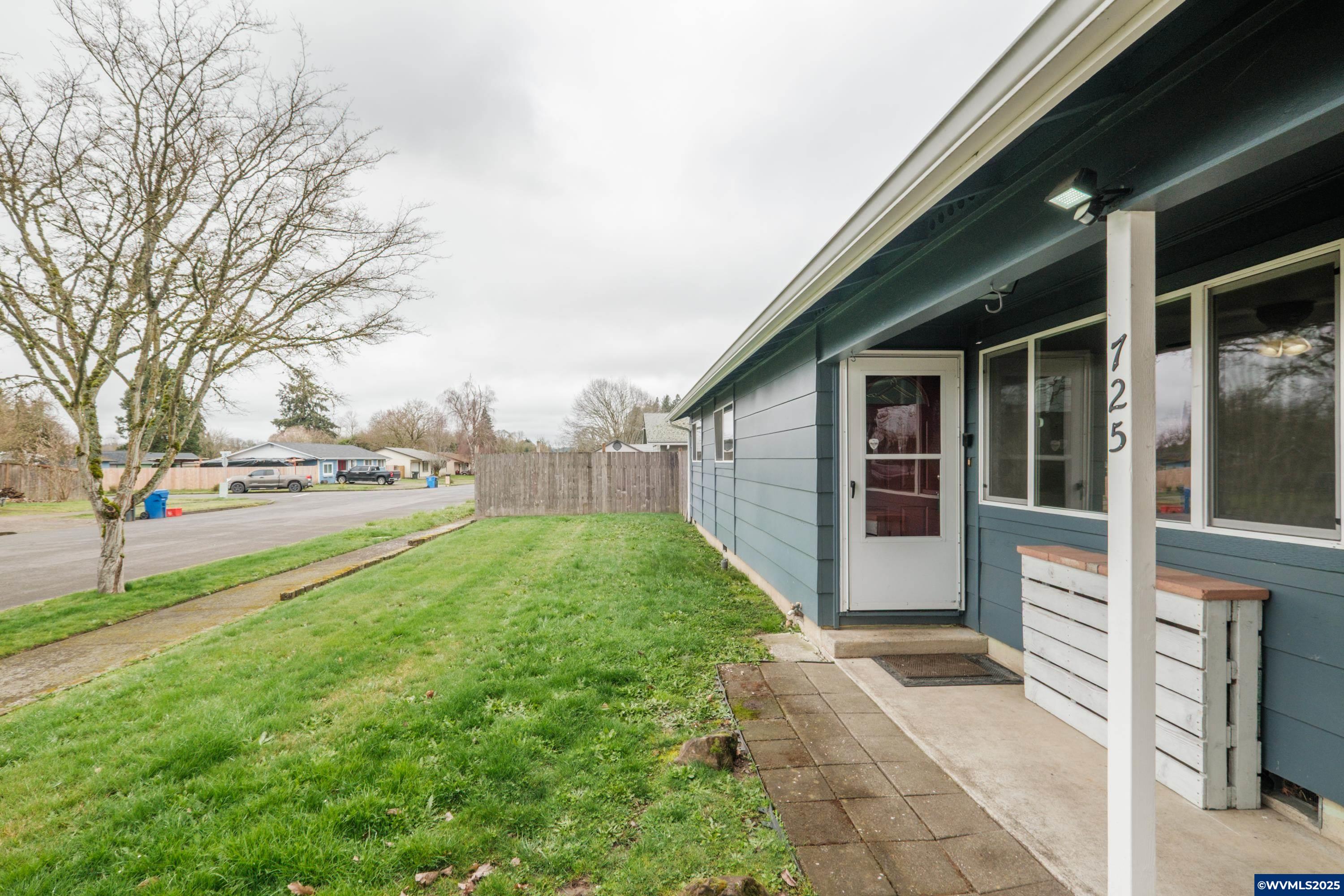 725 Union Street Jefferson, OR 97352 - Photo 3 of 46 Gallery Image 3