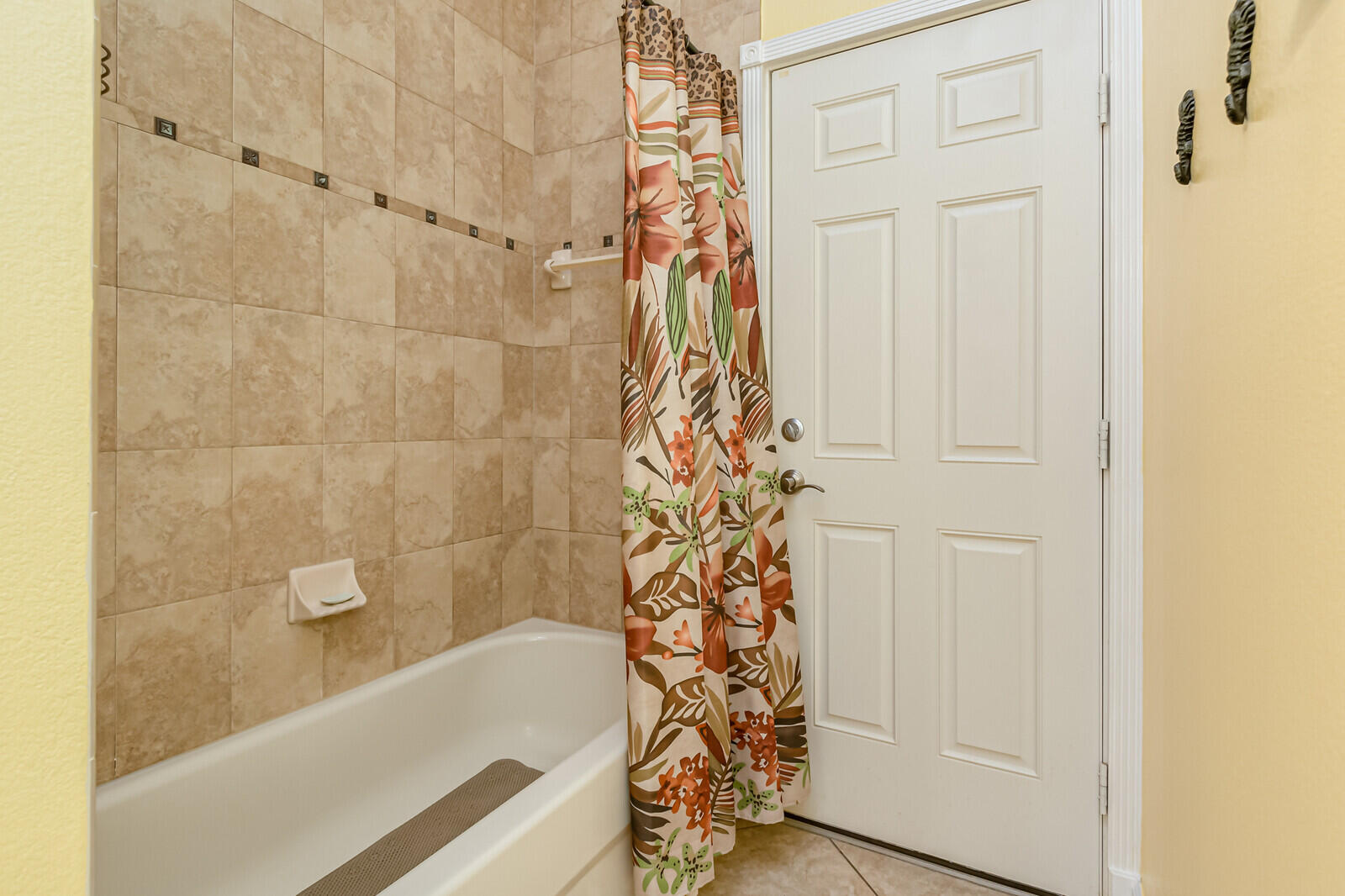 4320 S Highway Grant, FL 32949 - Photo 21 of 76 a bathroom with a bathtub and shower