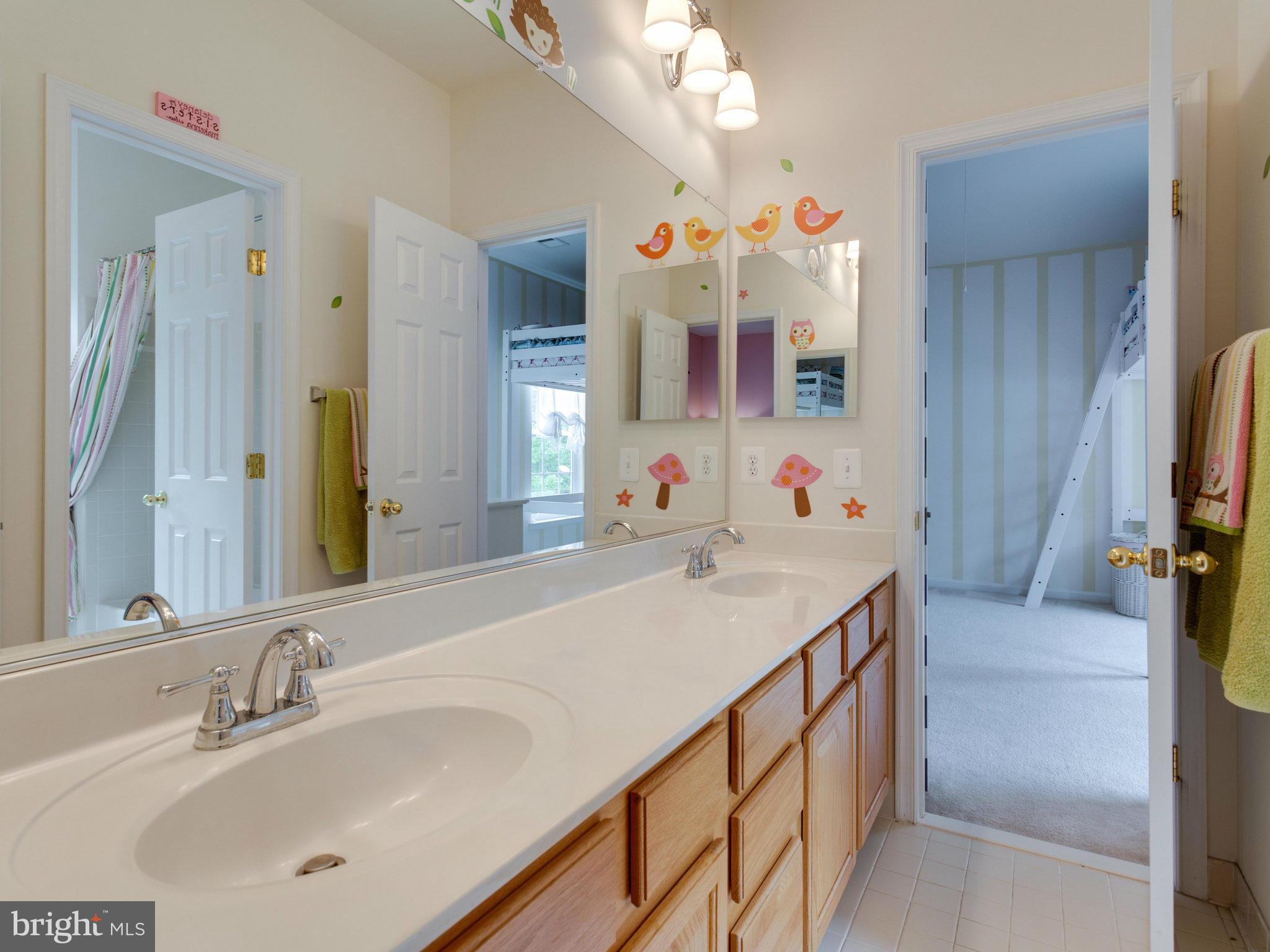 23150 Persimmon Ridge Road Clarksburg, MD 20871 - Photo 24 of 30 Bath