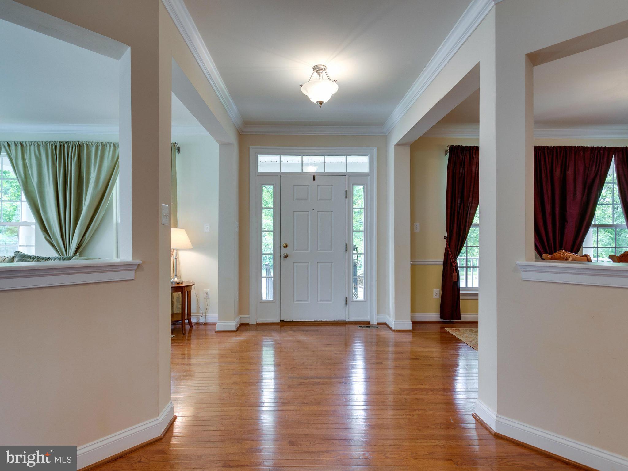 23150 Persimmon Ridge Road Clarksburg, MD 20871 - Photo 5 of 30 Entry foyer