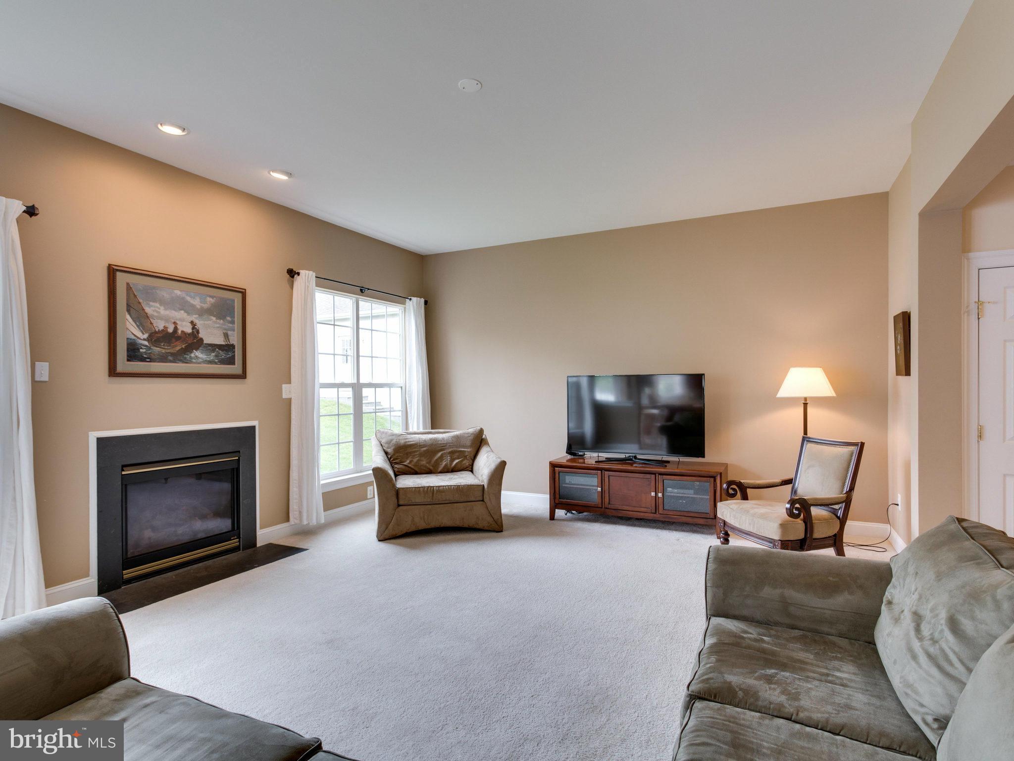 23150 Persimmon Ridge Road Clarksburg, MD 20871 - Photo 9 of 30 Family Room