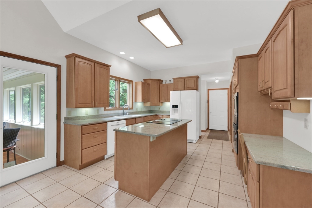 54 Shoreline Drive Ware, MA 01082 - Photo 15 of 40