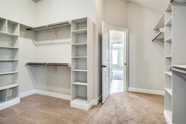 $2,595 | 302 Oar Wood Drive, Granbury, TX 76049