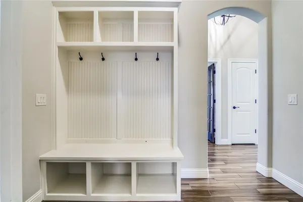 $2,595 | 302 Oar Wood Drive, Granbury, TX 76049