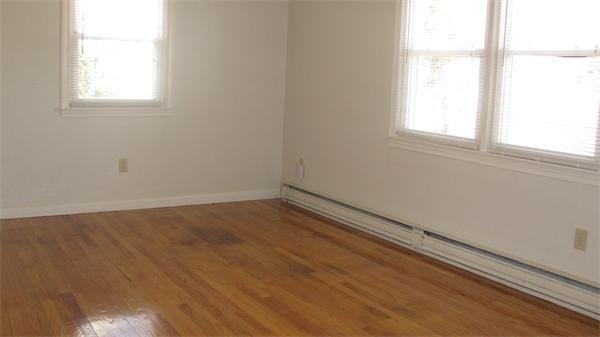 136 Donbray Road Springfield, MA 01119 - Photo 3 of 9