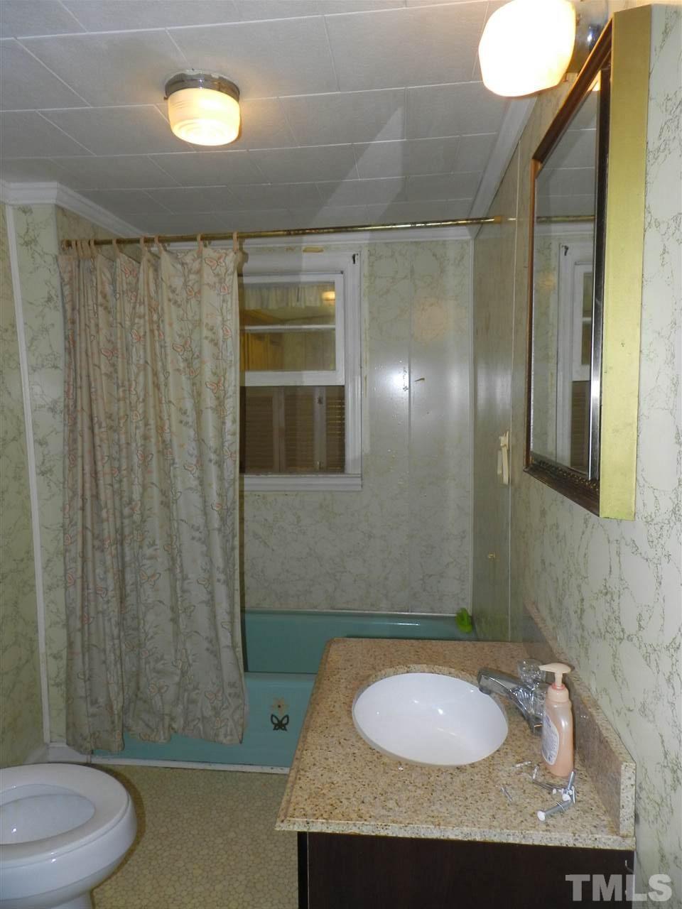 6291 Old Fairground Road Benson, NC 27504 - Photo 4 of 9