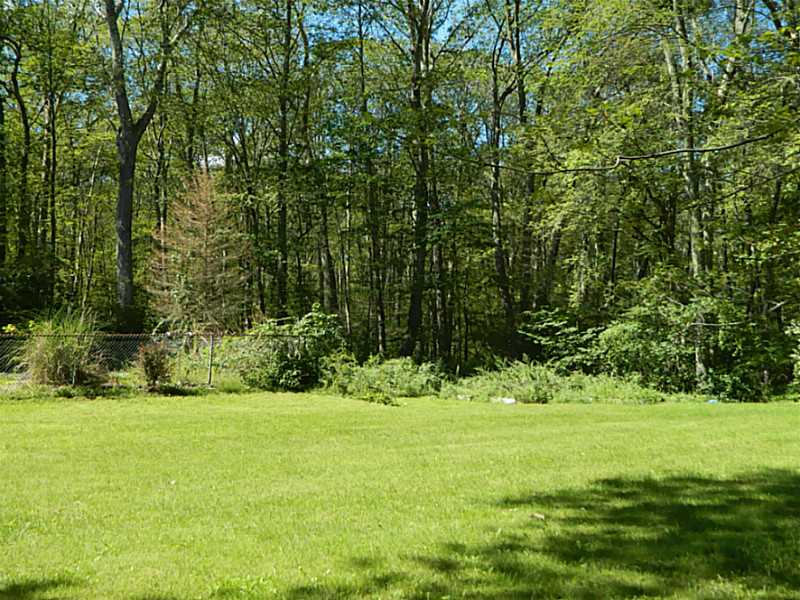 335 Rockland Road Scituate, RI 02857 - Photo 6 of 21 View.