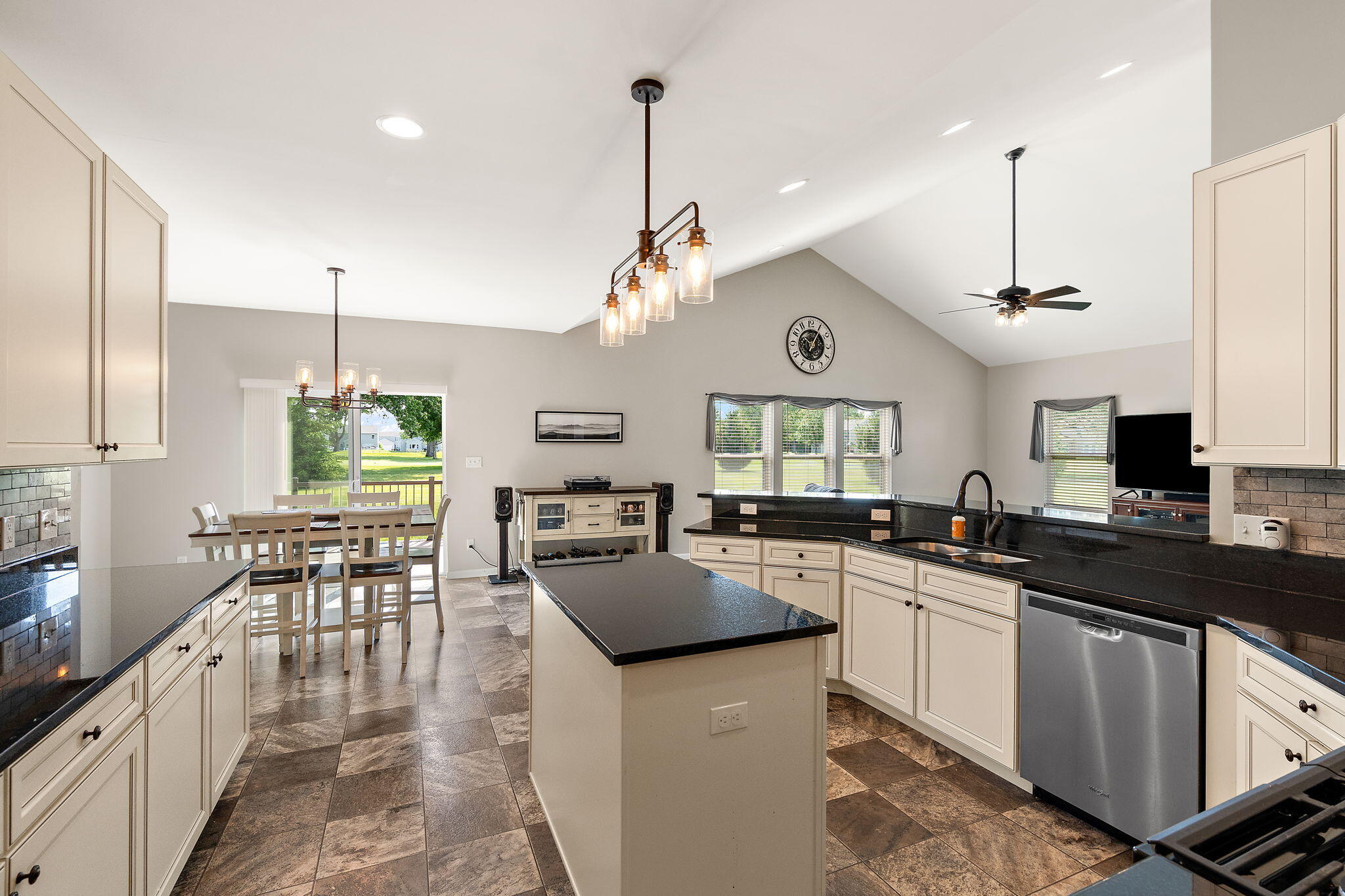 13215 Rutledge Place Crown Point, IN 46307 - Photo 16 of 63 2048x1365