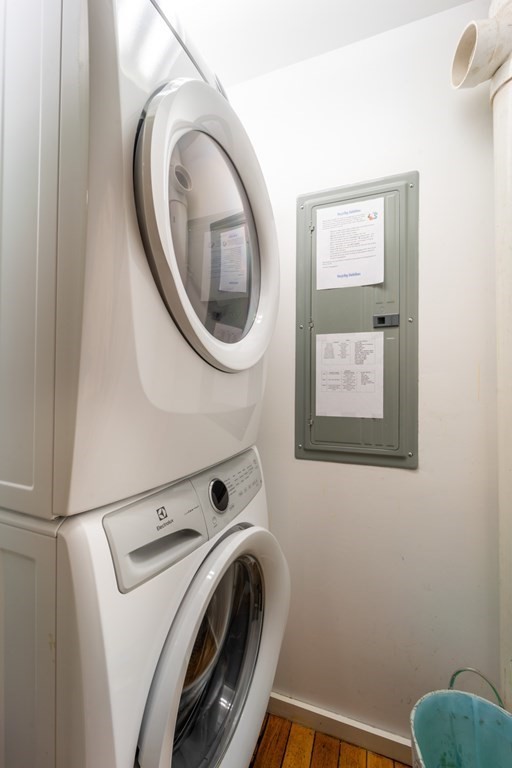 1 Envelope Terrace, Unit 309 Worcester, MA 01604 - Photo 16 of 18 a utility room with dryer and washer