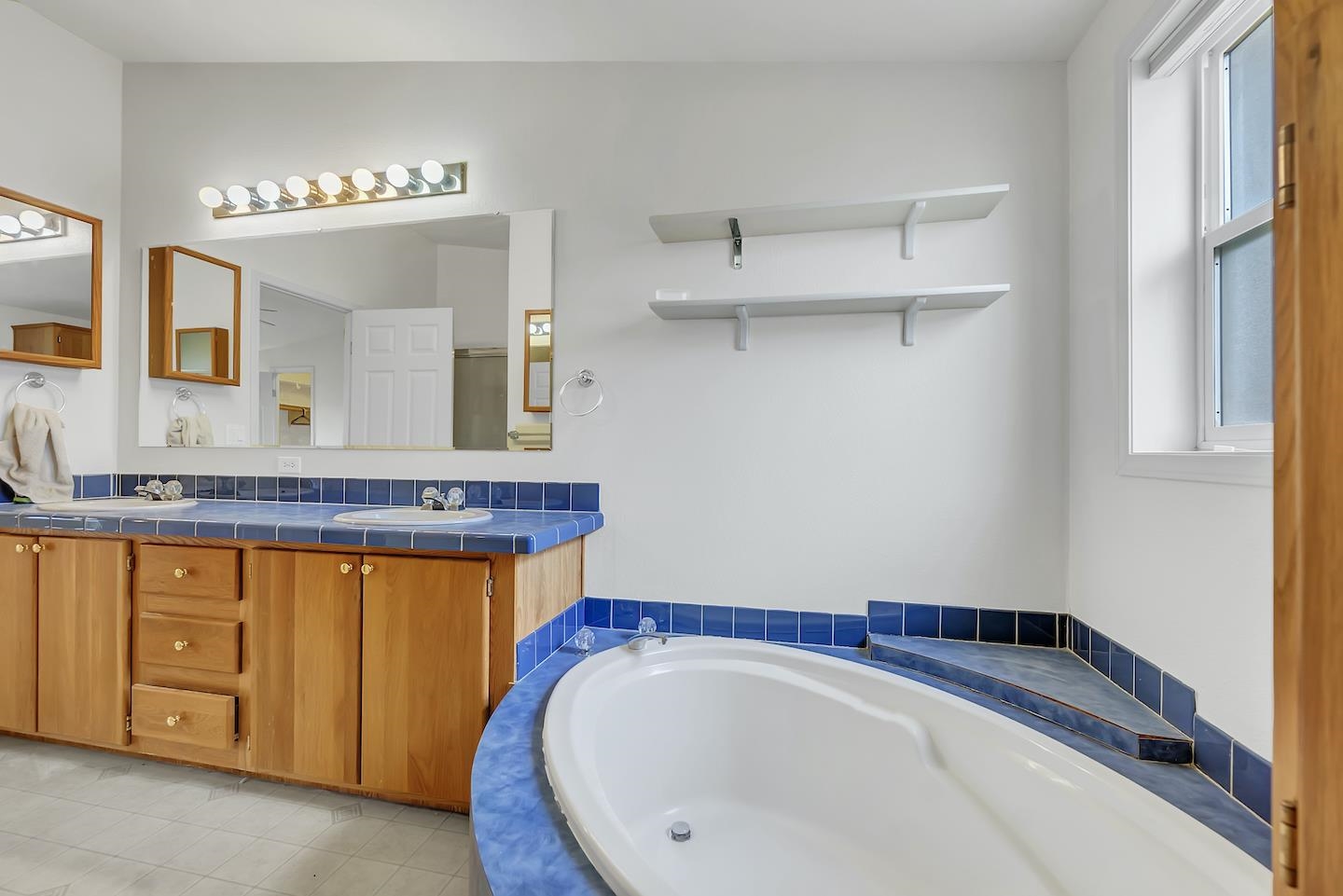 12724 North Mayfair Road Spokane, WA 99218 - Photo 18 of 48
