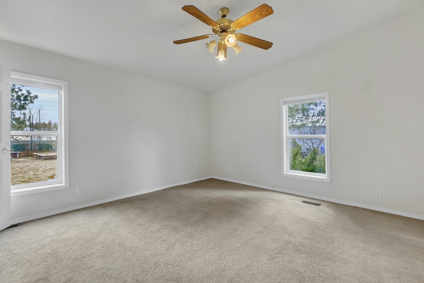 12724 North Mayfair Road Spokane, WA 99218 - Photo 21 of 48