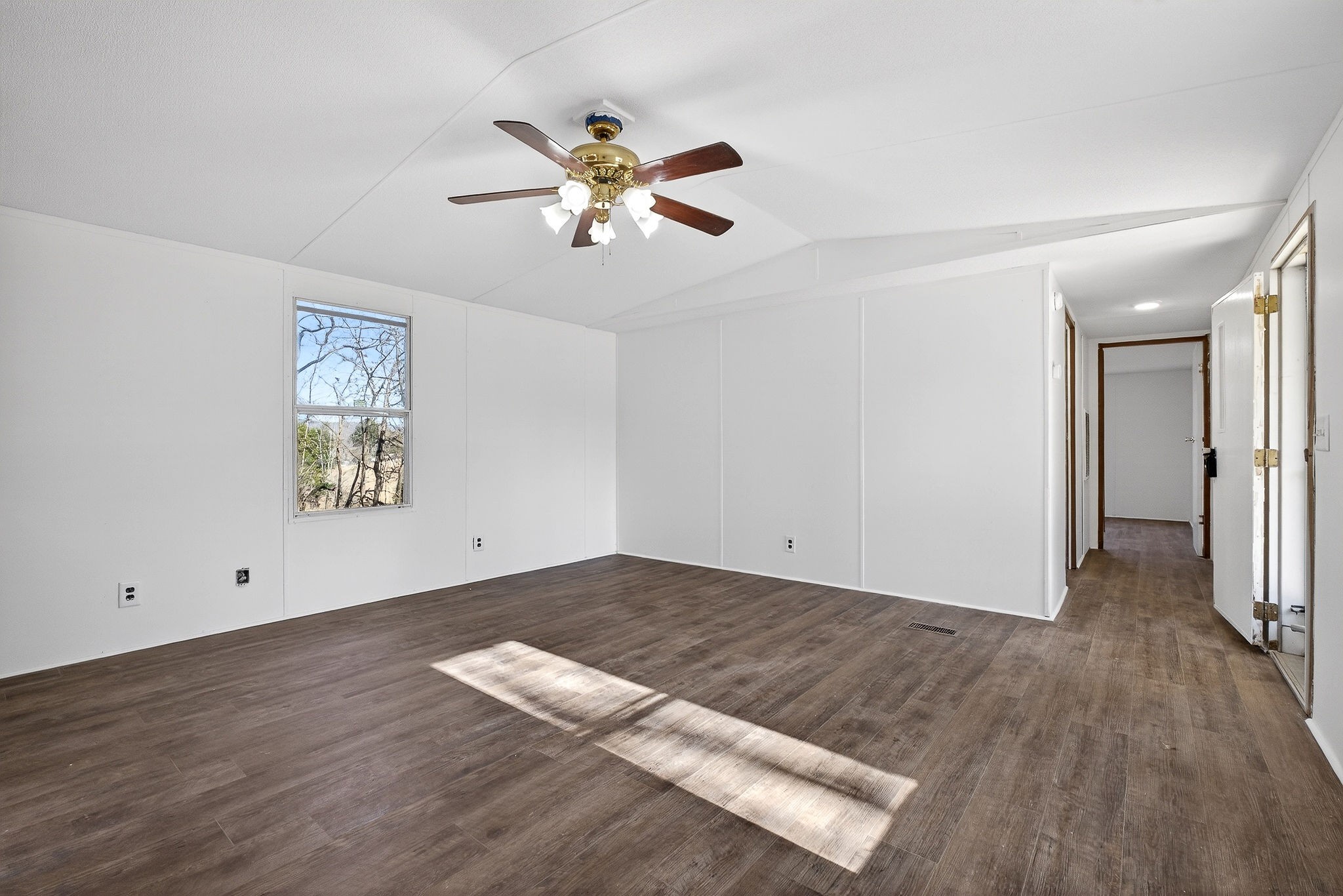 2696 Doran Road Sparta, TN 38583 - Photo 5 of 39 Gallery Image 5