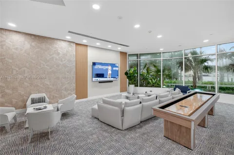 $134,900 | 2670 East Sunrise Boulevard, Unit 905, Fort Lauderdale, FL 33304