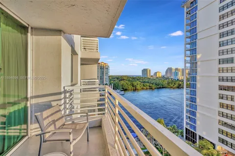 $134,900 | 2670 East Sunrise Boulevard, Unit 905, Fort Lauderdale, FL 33304