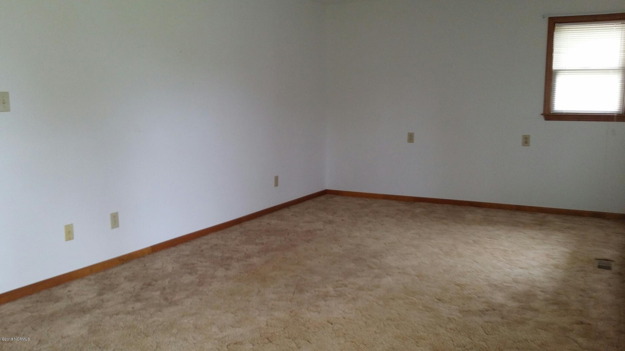 114 Turtle Shell Road Richlands, NC 28574 - Photo 11 of 85 20180731_124424