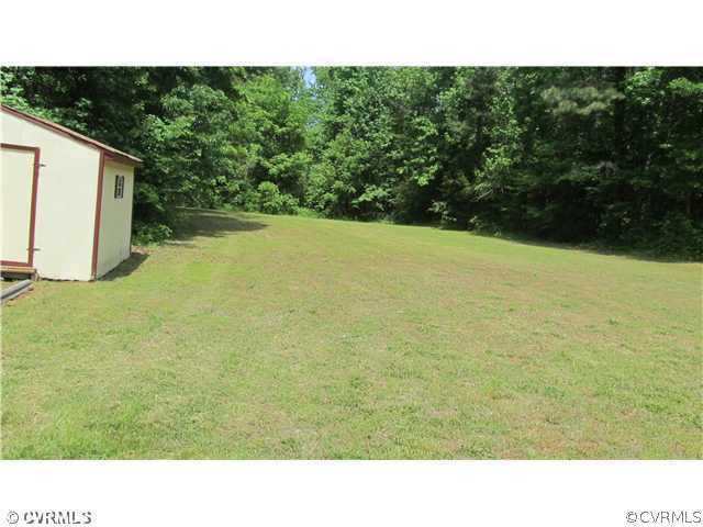 9310 North Run Road Glen Allen, VA 23060 - Photo 4 of 4 Yard/Garden