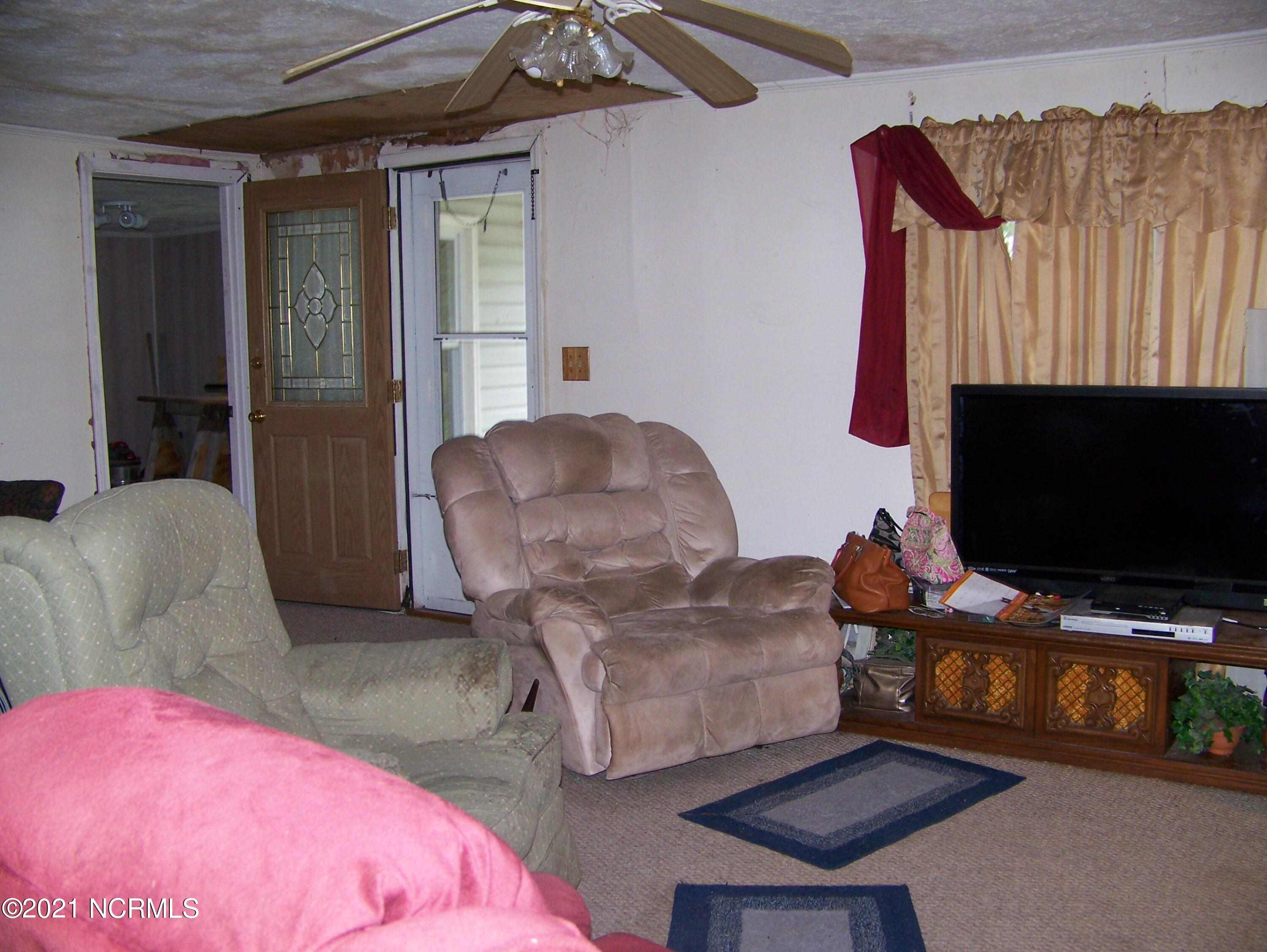 261 Shore Road Newport, NC 28570 - Photo 10 of 31 Another Living Room view
