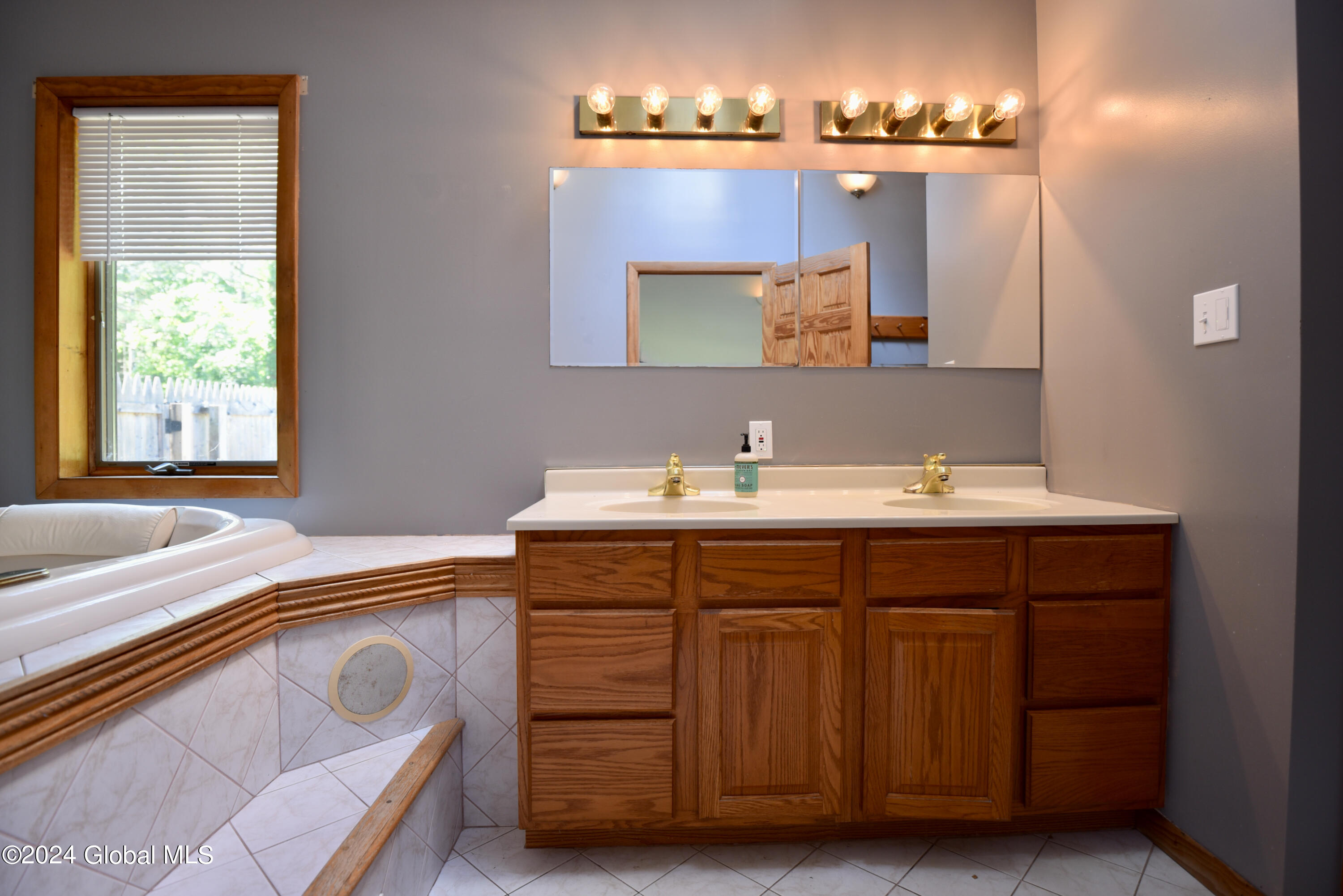101 King Road Saratoga Springs, NY 12866 - Photo 21 of 64 28