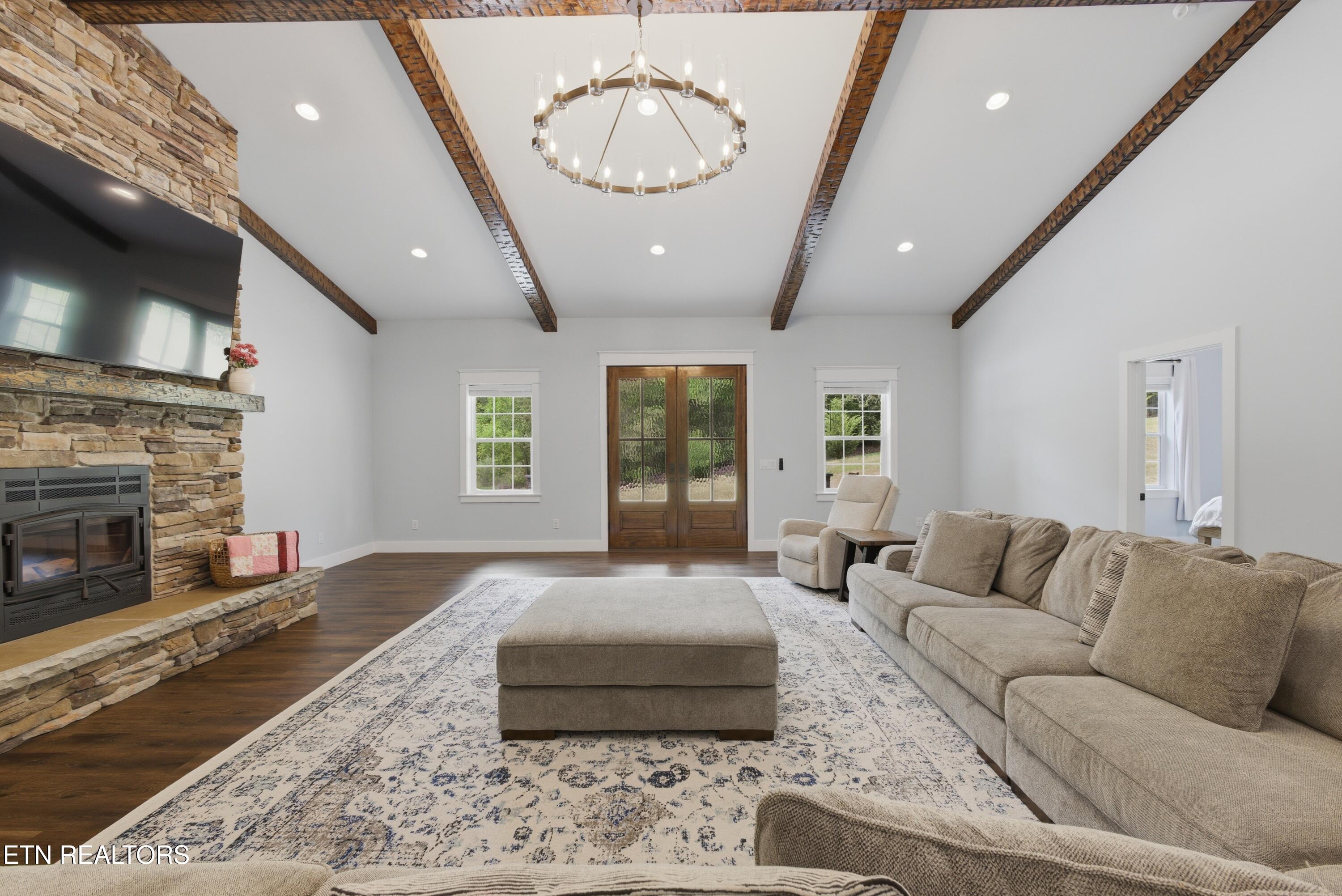 111 Eagle Point Road Oakdale, TN 37829 - Photo 12 of 56 huge living room