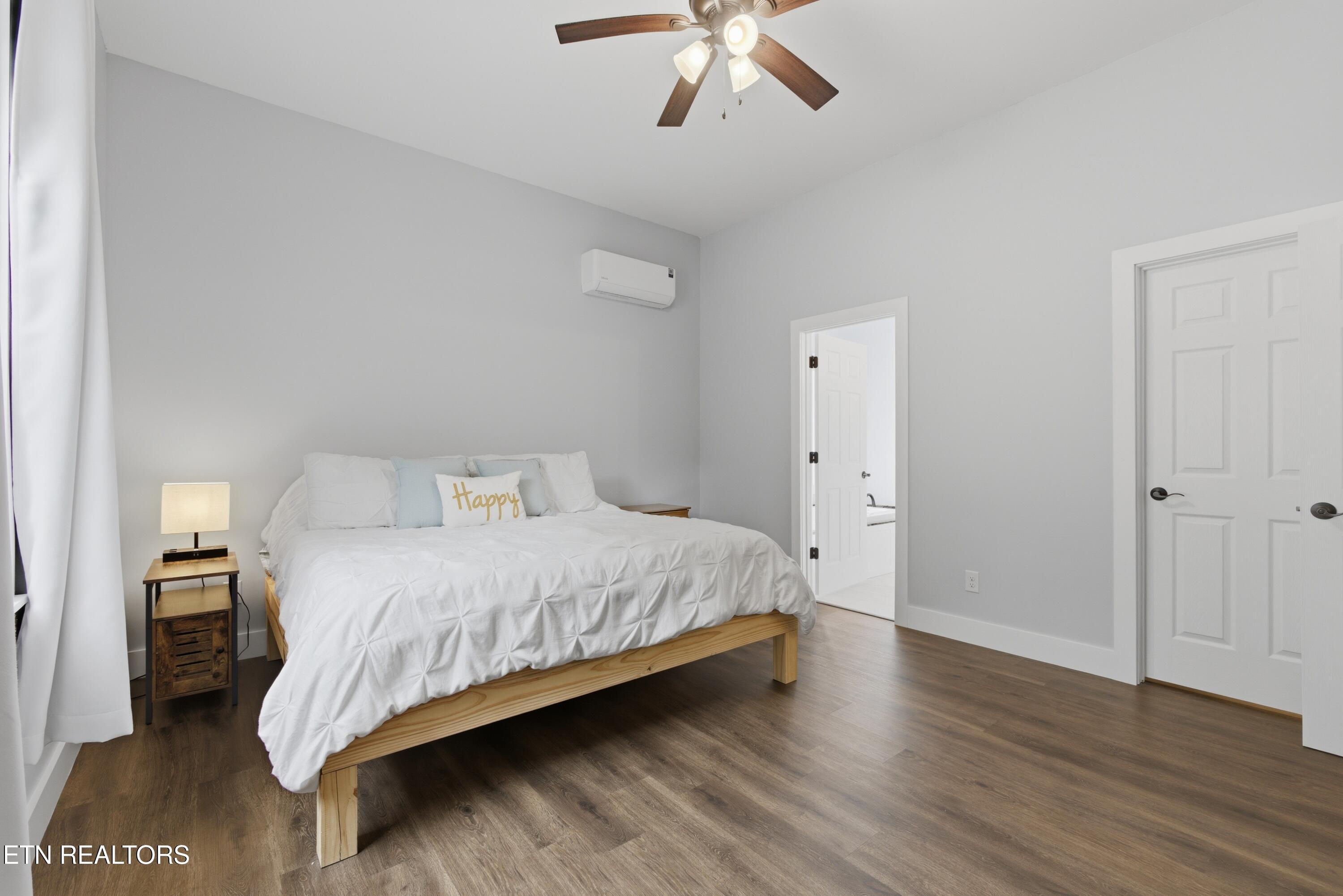111 Eagle Point Road Oakdale, TN 37829 - Photo 16 of 56 master bedroom