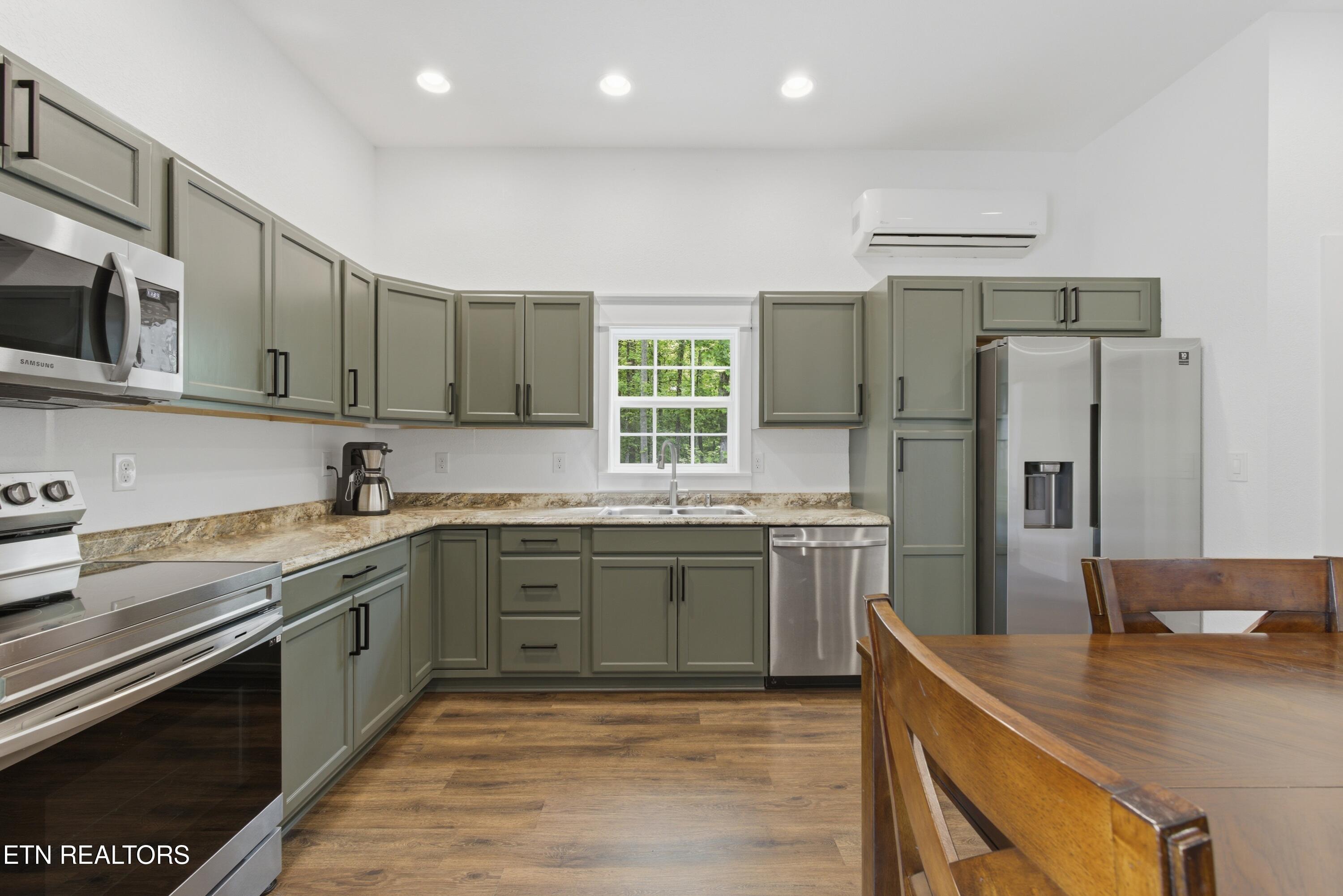 111 Eagle Point Road Oakdale, TN 37829 - Photo 31 of 56 kitchen
