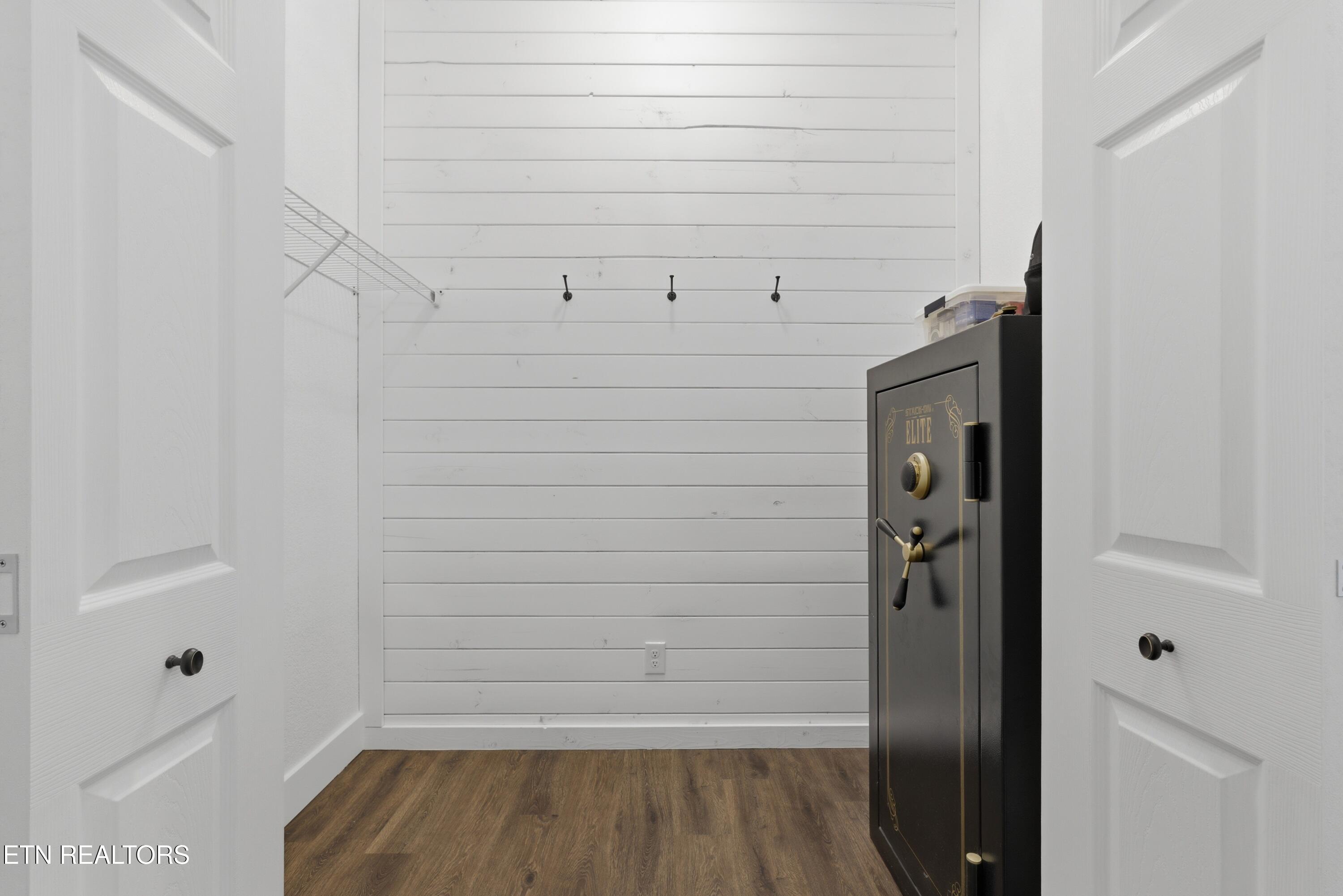 111 Eagle Point Road Oakdale, TN 37829 - Photo 45 of 56 closets