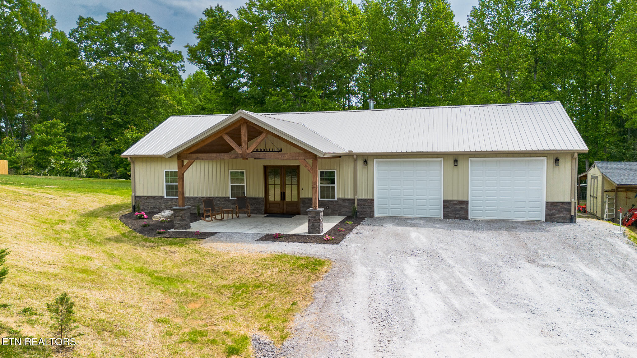 111 Eagle Point Road Oakdale, TN 37829 - Photo 10 of 56 front of home
