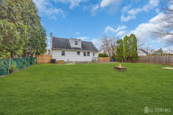 $425,000 | 108 Susan Drive, Ewing, NJ 08638