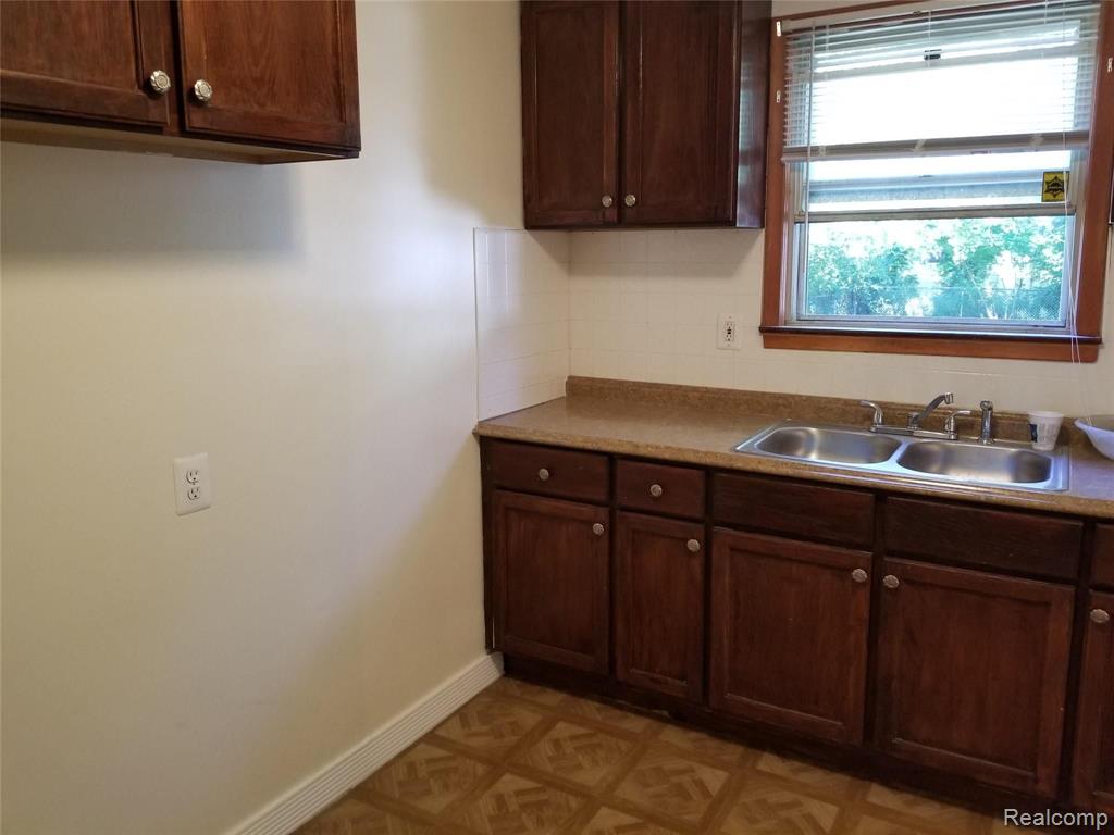 7305 Evergreen Road Detroit, MI 48228 - Photo 5 of 13