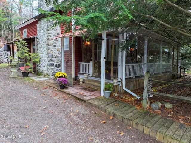$395,000 | 51 Dyckman Road, Schroon, NY 12870