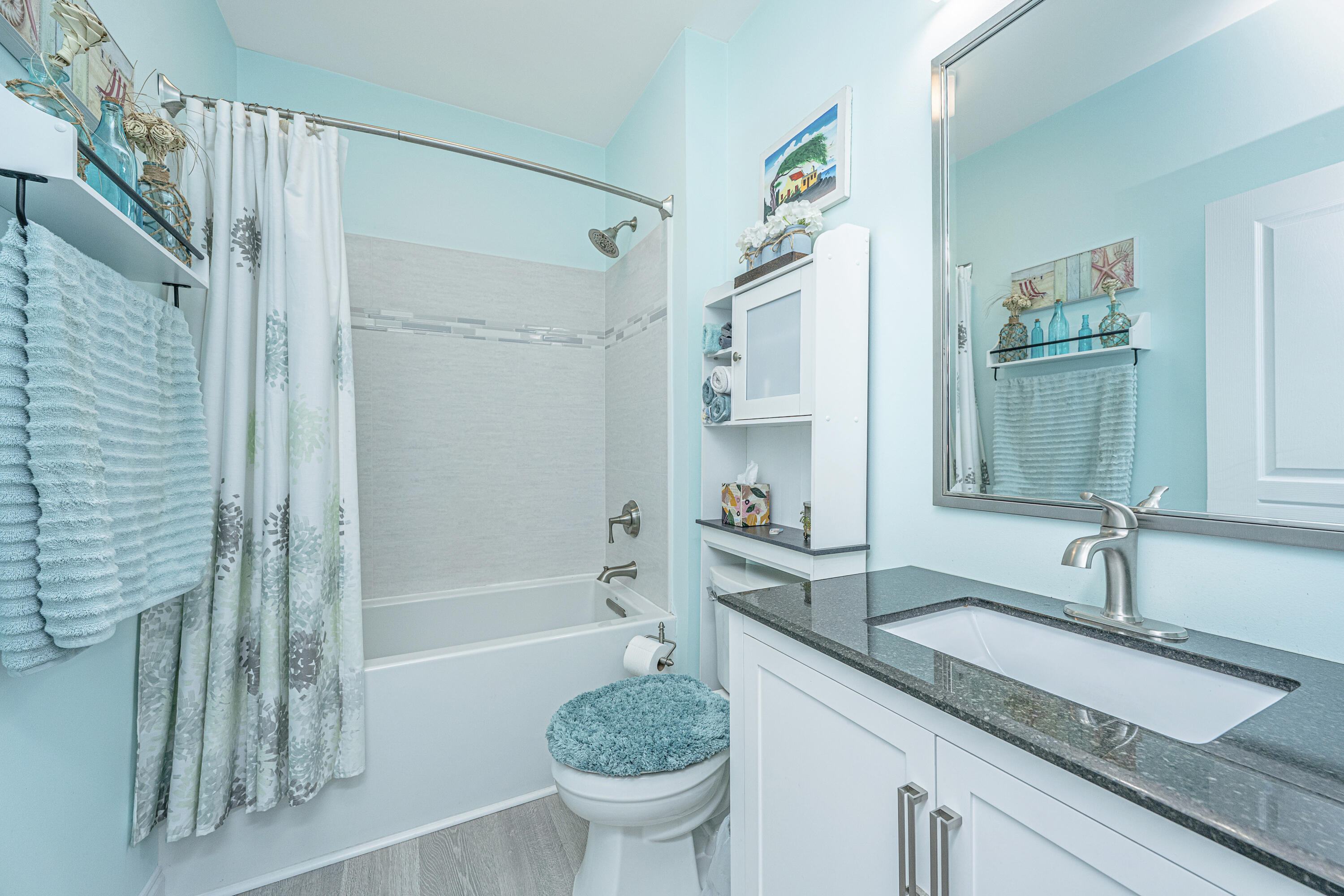 1719 Basildon Road Mount Pleasant, SC 29466 - Photo 25 of 44 Renovated Guest Full Bathroom