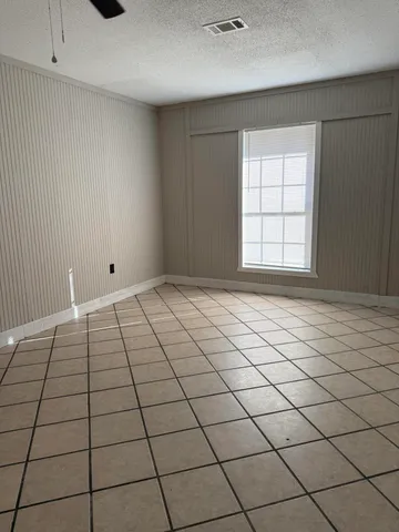 $1,325 | 298 Cross Drive, Crestview, FL 32536