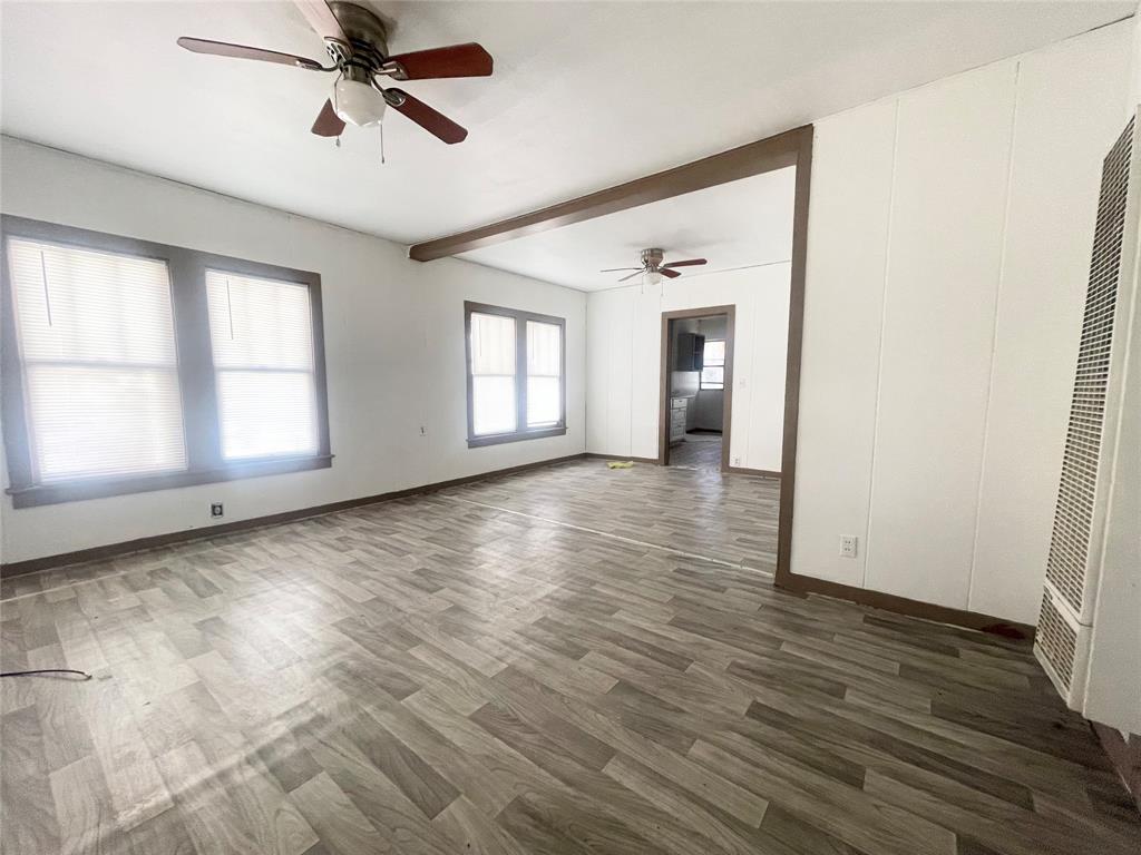 863 4th Street Southwest Paris, TX 75460 - Photo 2 of 12