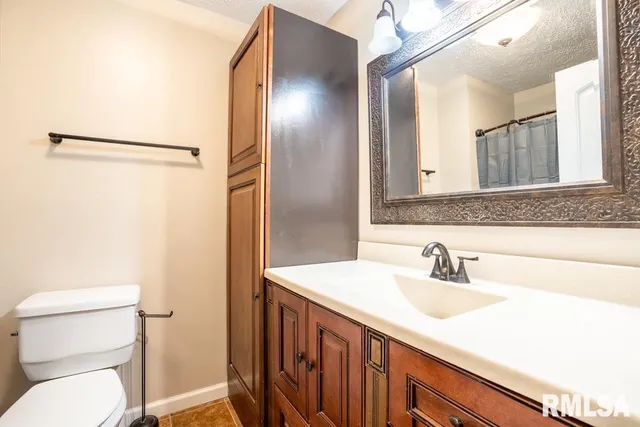 $181,900 | 865 Stardust Drive, Herrin, IL 62948