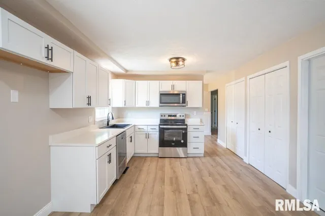 $181,900 | 865 Stardust Drive, Herrin, IL 62948