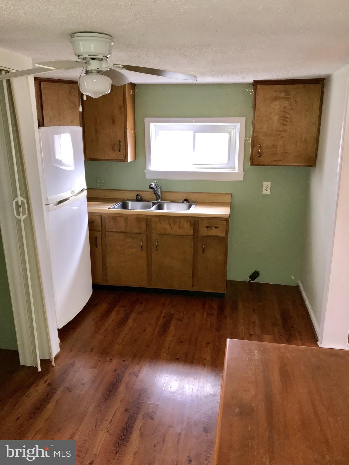 44 Off Rt 4 Berkeley Springs Berkeley Springs, WV 25411 - Photo 10 of 20 Kitchen