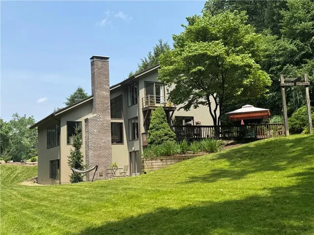 $1,150,000 | 30 Croyhill Drive, Indiana, PA 15701