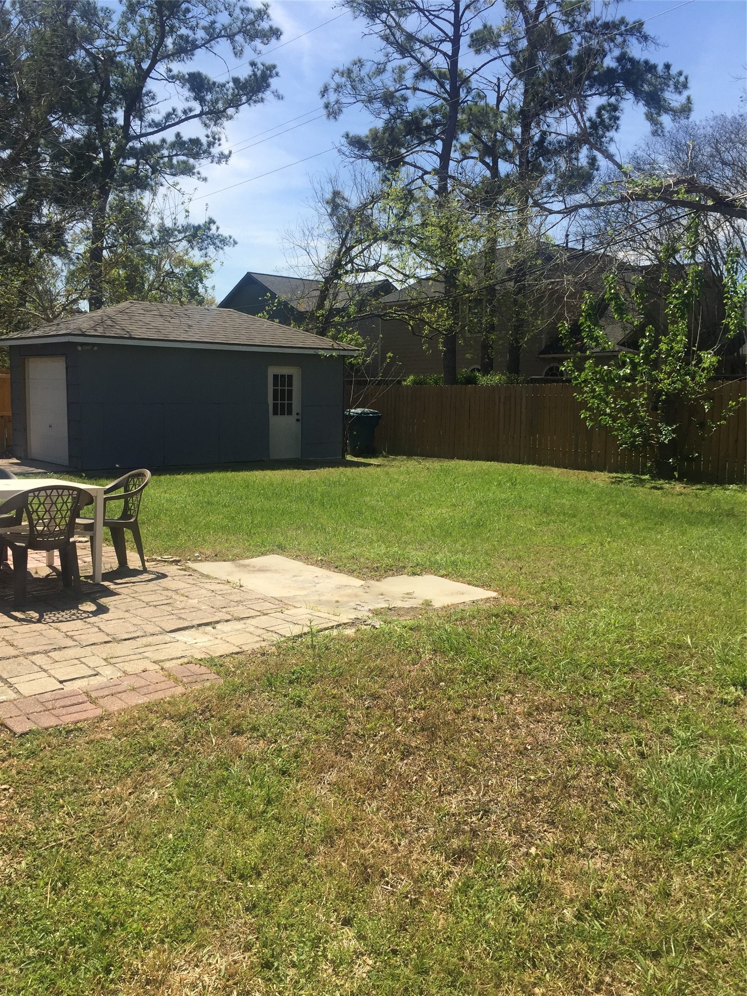 1425 Confederate Road Houston, TX 77055 - Photo 2 of 2 Huge Backyard
