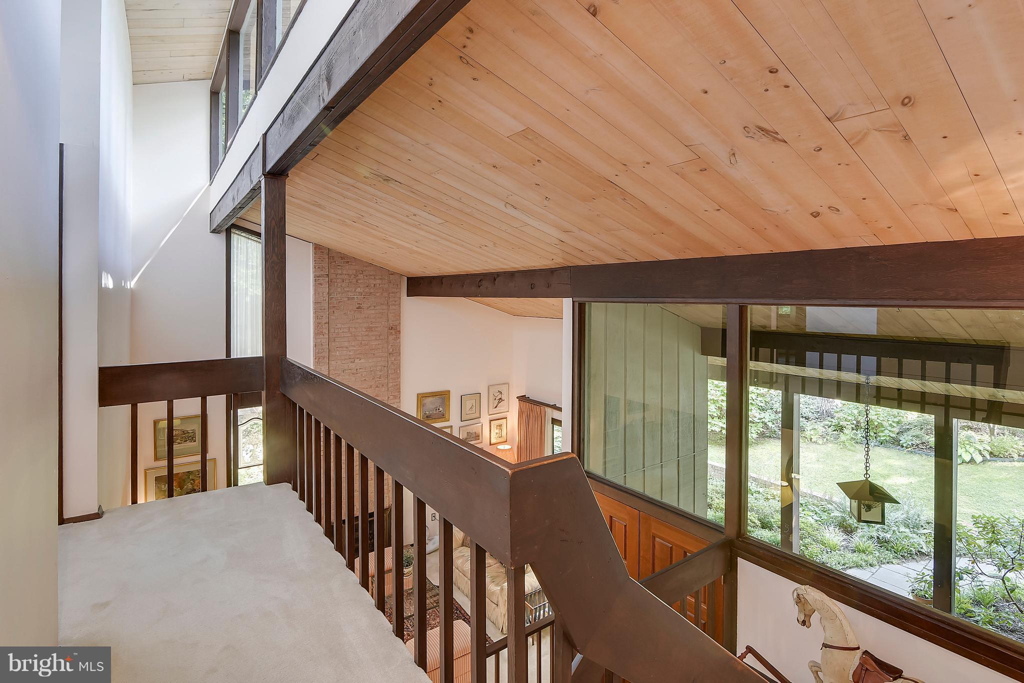 10908 Thanlet Lane Reston, VA 20190 - Photo 16 of 30 Upper Level Hall